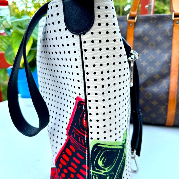 💕🔥LOEWE T BUCKET BAG🔥💕 - Picture 4 of 12